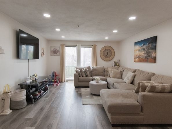 232 Canton St 206, Randolph MA 02368