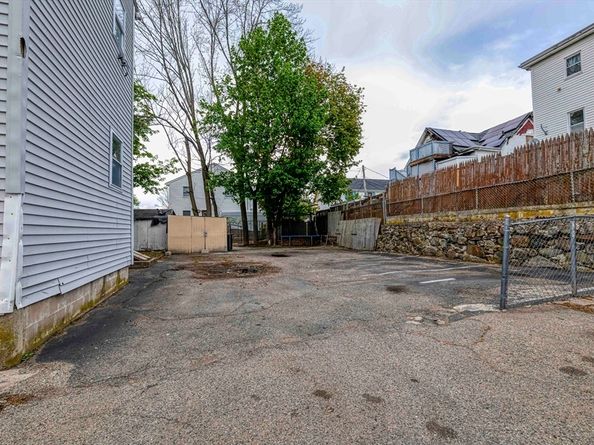 10 Main Street Pl, Brockton MA 02301