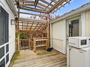 53 Western Ave, Gloucester MA 01930