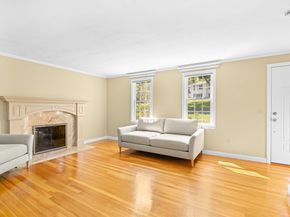 6 Crestview Dr, Westborough MA 01581
