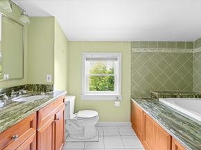 6 Crestview Dr, Westborough MA 01581