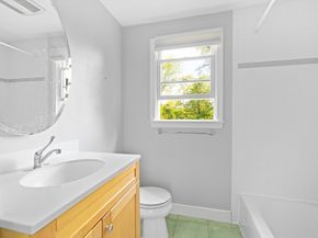 6 Crestview Dr, Westborough MA 01581