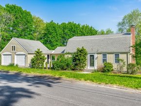 6 Crestview Dr, Westborough MA 01581