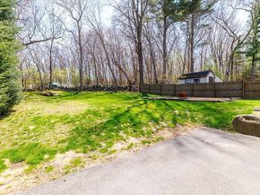 608 Church St, Northbridge MA 01588