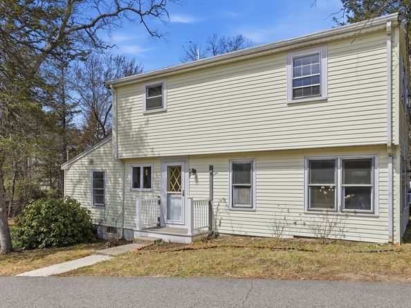 107 Pond St, Rockland MA 02370