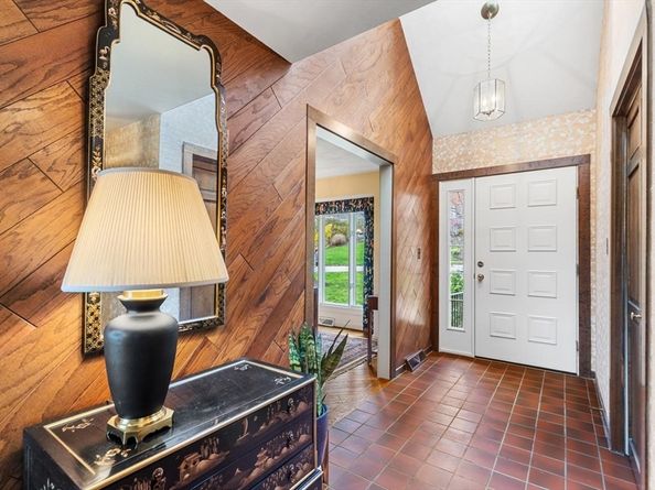 37 Potter Pond 37, Lexington MA 02421