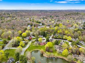 37 Potter Pond 37, Lexington MA 02421