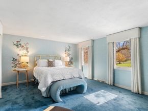 37 Potter Pond 37, Lexington MA 02421