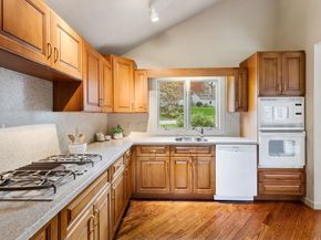 37 Potter Pond 37, Lexington MA 02421