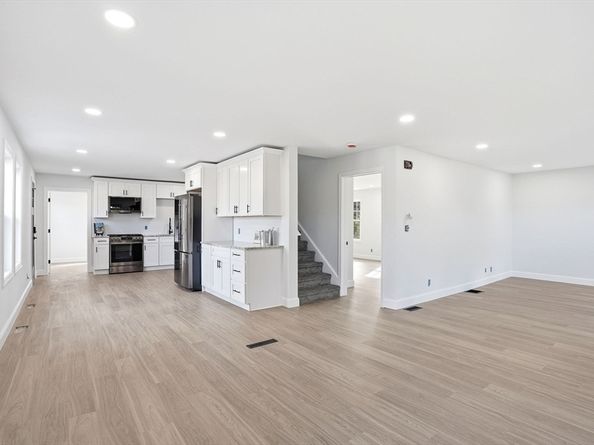 357 Wareham St, Middleboro MA 02346