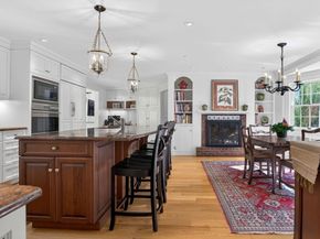 8 Buttercup Ln, Dover MA 02030