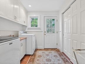 8 Buttercup Ln, Dover MA 02030