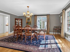 8 Buttercup Ln, Dover MA 02030