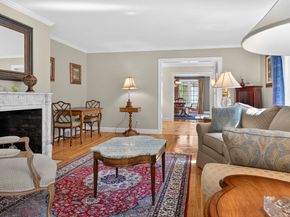 8 Buttercup Ln, Dover MA 02030