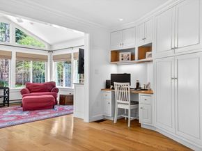 8 Buttercup Ln, Dover MA 02030