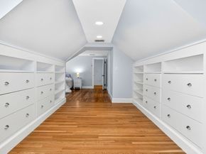 8 Buttercup Ln, Dover MA 02030