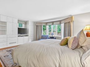 8 Buttercup Ln, Dover MA 02030