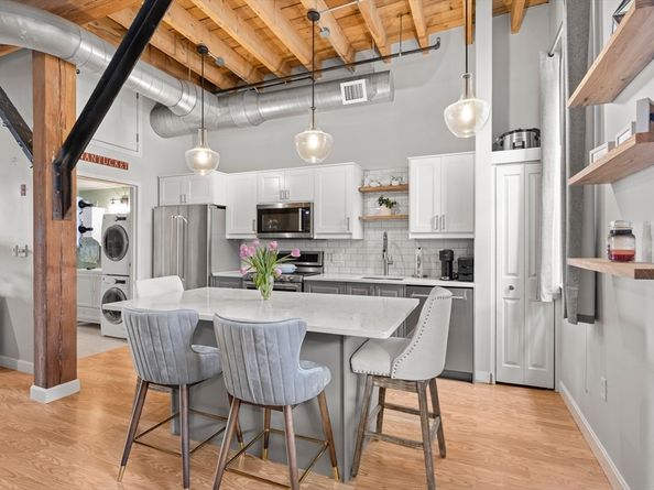 60 Dudley St 27, Chelsea MA 02150