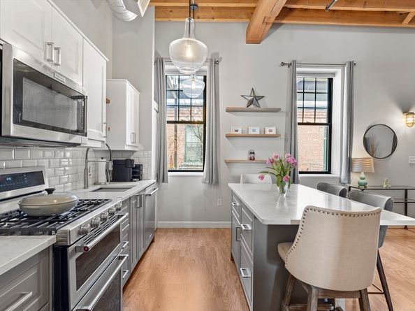 60 Dudley St 27, Chelsea MA 02150