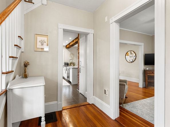 11 Draper Rd, Framingham MA 01702