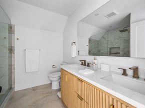 16 Harbor View St 2, Boston MA 02125