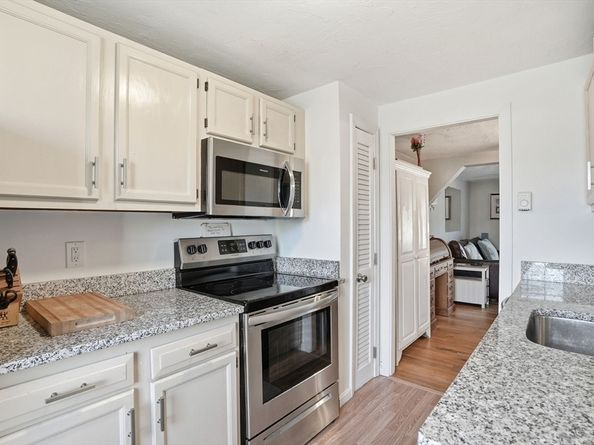 848 Plain St 28, Marshfield MA 02050