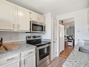 848 Plain St 28, Marshfield MA 02050