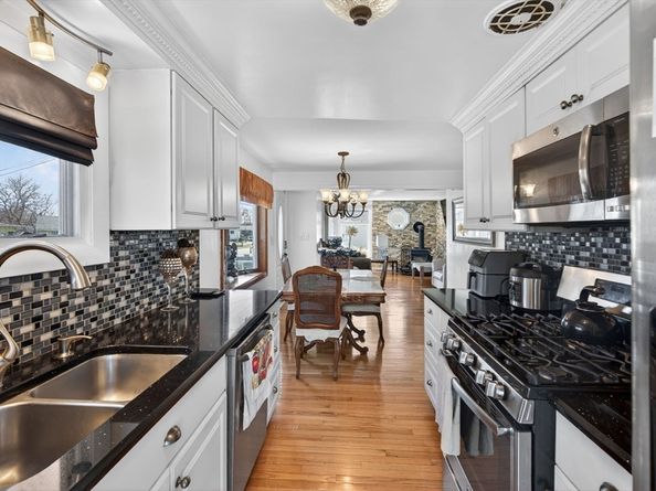 77 Sterling St, Lynn MA 01905