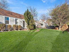 29 Cottage St, Wellesley MA 02482