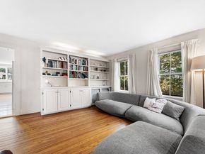 29 Cottage St, Wellesley MA 02482