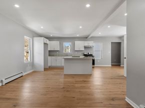 26 Pratt Rd, Fitchburg MA 01420