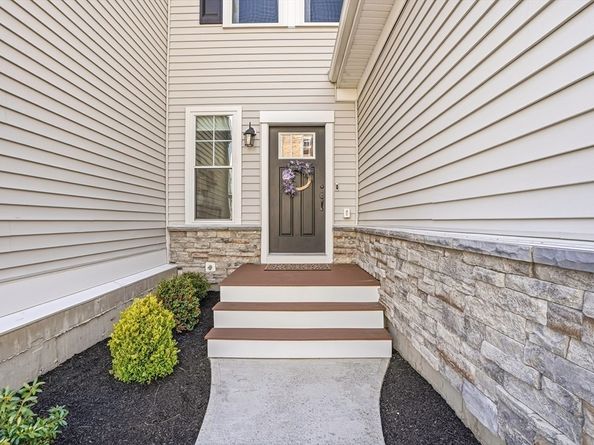 11 Winslow Lane 2, Grafton MA 01536