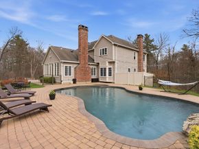29 Hoveys Pond Dr, Boxford MA 01921