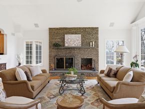 29 Hoveys Pond Dr, Boxford MA 01921