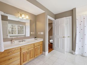 29 Hoveys Pond Dr, Boxford MA 01921