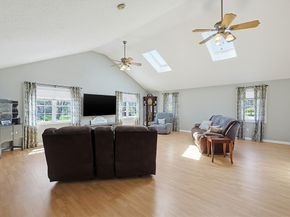 2 Kimberly Ln, Blackstone MA 01504