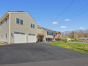 2 Kimberly Ln, Blackstone MA 01504