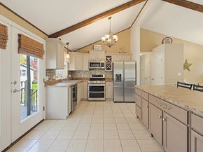2 Kimberly Ln, Blackstone MA 01504