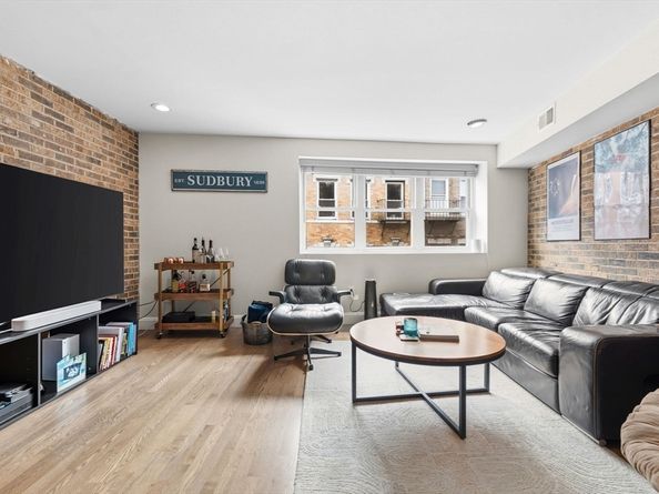 159 Salem 4, Boston MA 02113