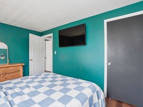 18 Brookfield Ter, Framingham MA 01701