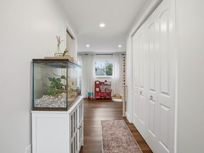 18 Brookfield Ter, Framingham MA 01701