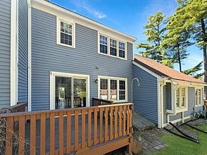 27 Heritage Dr 27, Northbridge MA 01588