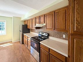 27 Heritage Dr 27, Northbridge MA 01588