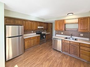27 Heritage Dr 27, Northbridge MA 01588