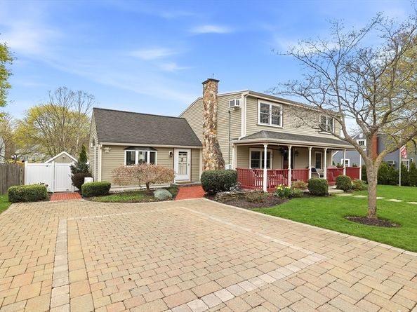 33 Julia Rd, Weymouth MA 02191