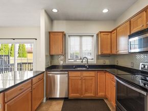 9 Nirvana Dr 2E, Saugus MA 01906