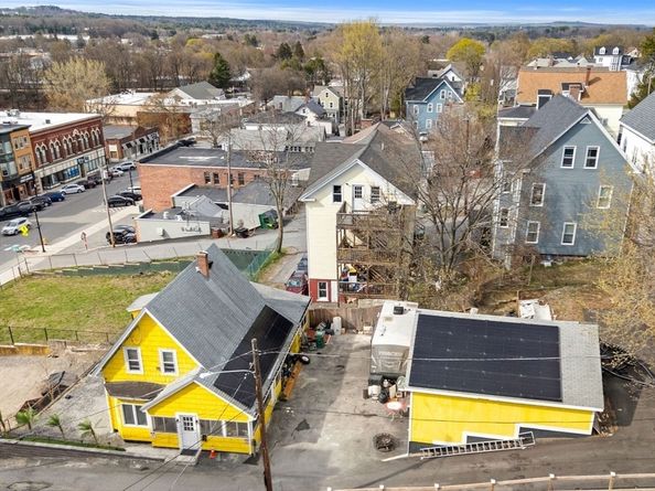 129 High St, Clinton MA 01510