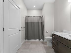 3312 Briarwood Vlg 3312, Clinton MA 01510