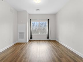 3312 Briarwood Vlg 3312, Clinton MA 01510