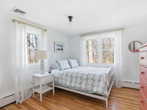10 Boulder Glen Rd, Hingham MA 02043